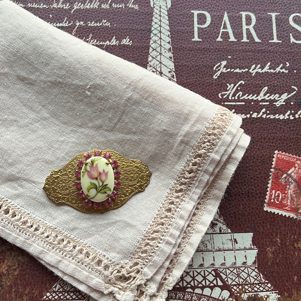 Flower Brooch - Picture 2 of 6